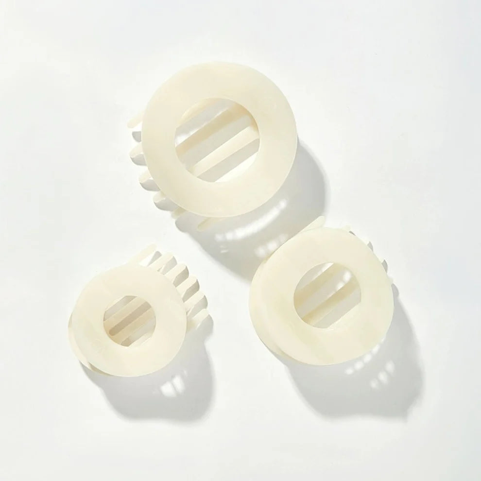 Coconut White Flat Circle Hair Clip