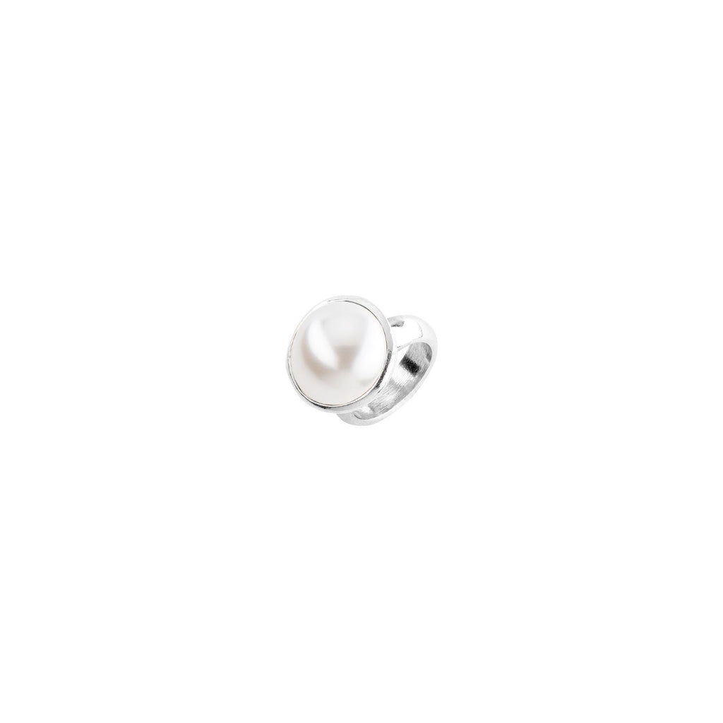 Superlative Shell Pearl Ring
